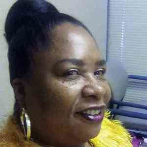 Meet your Posher, Mona